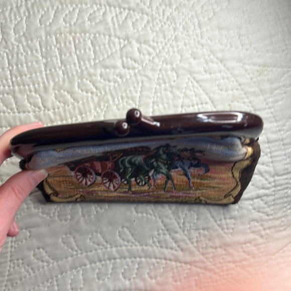 Vintage, Pretty Partner embroidered clutch. Made in Hung Kong. - Picture 4 of 6